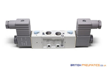 Load image into Gallery viewer, Mindman MVSC-220-4E2 DC24V Solenoid Valve 5/2 1/4&quot; BSP - British Pneumatics