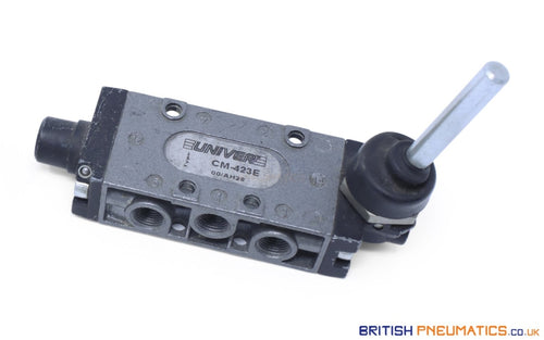 Univer CM-423E Lever Mechanical Spool Valve (90 deg, 3 positions, G1/8) - British Pneumatics (Online Wholesale)